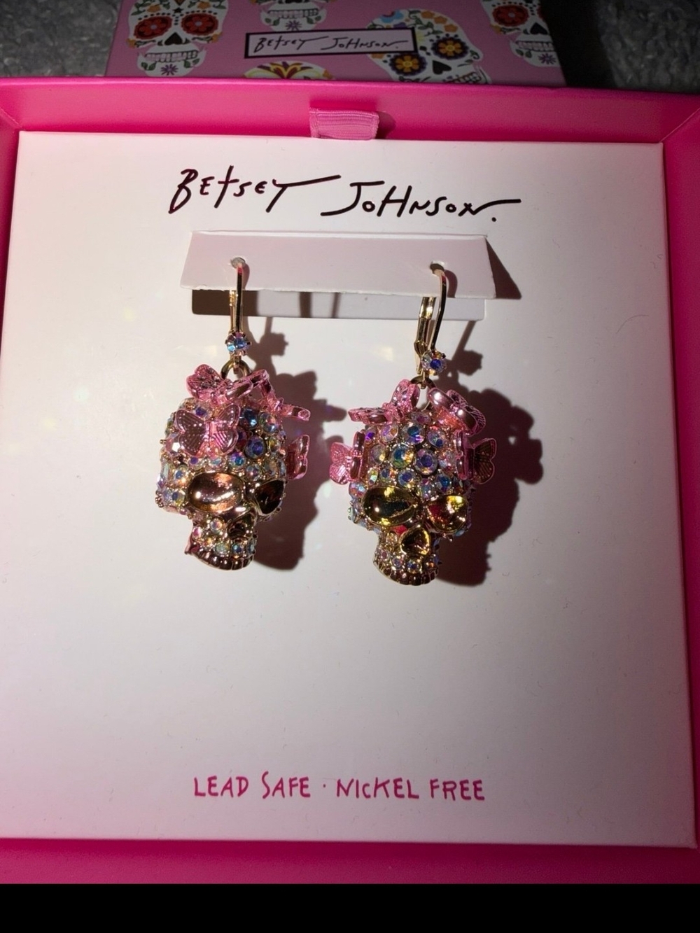 ☠️Betsey Johnson Gold & Pink💓 Crystal ☠️Skull Drop Earrings - Picture 7 of 8